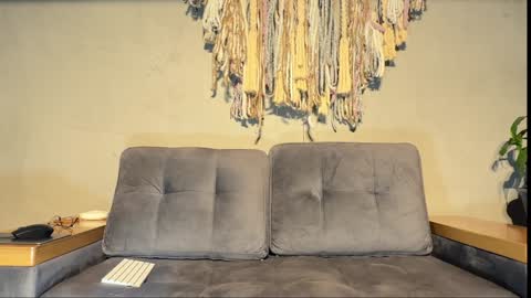 Snapshot of alexanddani chatting on 12.21.24 Alex Dani online show from 12.21.24