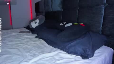 Onlyfansalexmartinezwb  Instagram alexwbmartinez  Twitter martinezcb937 online show from 01.07.26