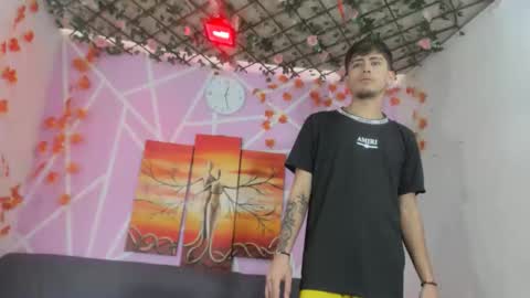 chicos hot online show from 10.29.25