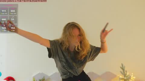 Alexandra Demore online show from 02.04.25