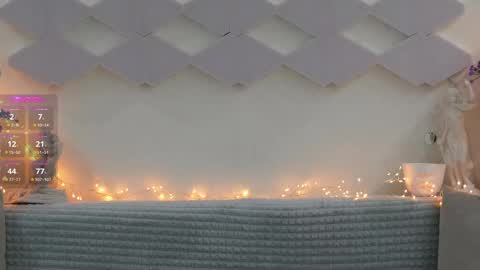 Alexandra Demore online show from 02.12.25