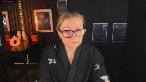 Alexandra online show from 03.05.25