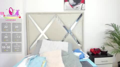 Snapshot of alexandra_torress chatting on 02.05.26 alexandra online show from 02.05.26