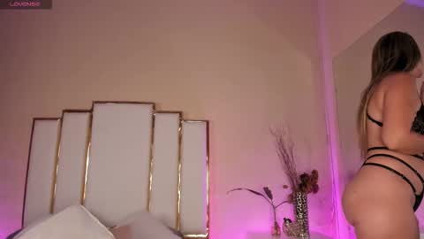 alexandraa_gomez online show from 11.25.25