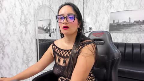 Snapshot of alexandramilff chatting on 10.20.25 Alexandra Milff  online show from 10.20.25