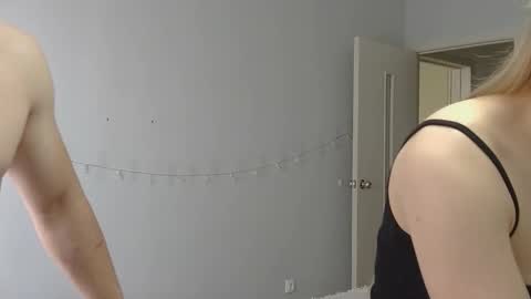 Snapshot of alexarti chatting on 10.02.25 Alex online show from 10.02.25