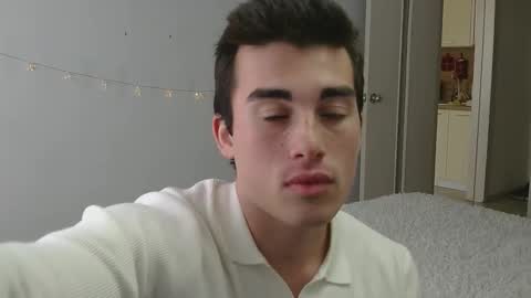 Snapshot of alexarti chatting on 10.05.25 Alex online show from 10.05.25