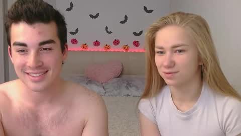 Snapshot of alexarti chatting on 10.20.25 Alex online show from 10.20.25