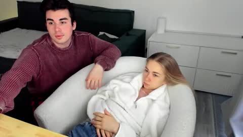 Snapshot of alexarti chatting on 02.05.26 Alex online show from 02.05.26