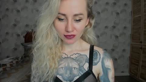Snapshot of alexarush chatting on 01.10.25 alexarush online show from 01.10.25