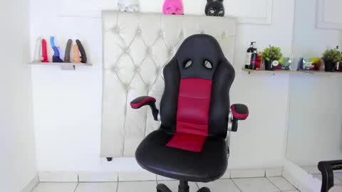 Alexa Smith  online show from 01.14.25