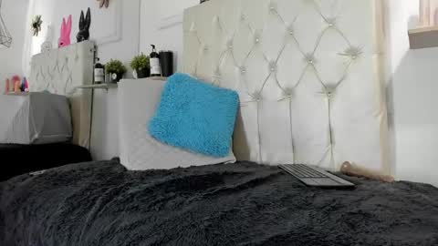 Alexa Smith  online show from 01.16.25