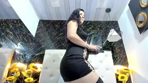 Alexa Smith  online show from 02.08.25