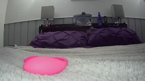 Snapshot of alexassts chatting on 09.29.25 alexass online show from 09.29.25