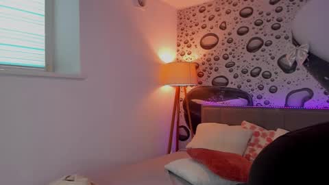 Snapshot of alexawilds chatting on 02.21.26 AlexaWilds online show from 02.21.26