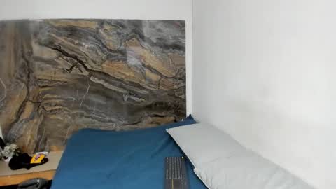 Snapshot of alexayblake chatting on 10.01.25 alexayblake online show from 10.01.25