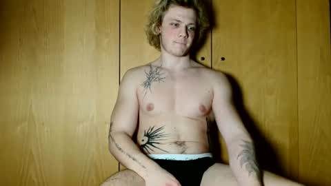 Snapshot of alexbarczukxxx chatting on 02.18.26 Alex Barczuk online show from 02.18.26