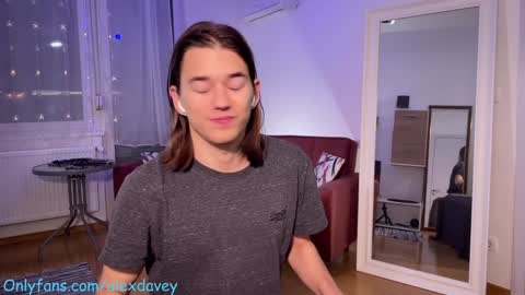 Snapshot of alexdavey chatting on 12.26.24 online show from 12.26.24