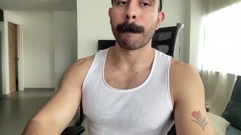 Snapshot of alexdimartino chatting on 05.19.26 Alex Dimartino online show from 05.19.26
