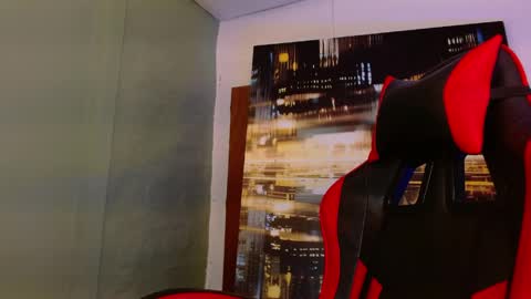 Snapshot of alexgiraldo__ chatting on 05.02.26 alexgiraldo__ online show from 05.02.26