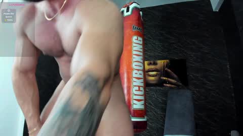 Snapshot of alexhunk09 chatting on 12.13.24 alexmusclegod online show from 12.13.24
