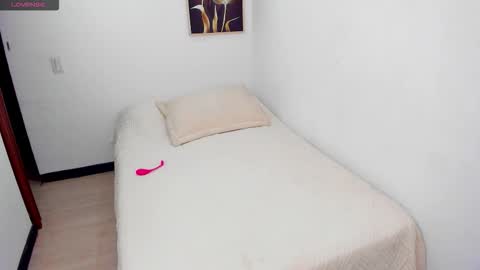 Snapshot of alexia_dussan chatting on 10.02.25 alexia_dussan online show from 10.02.25