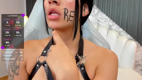 Snapshot of alexiacooperr chatting on 01.11.25 Alexiaa Online 1430 to 2100 GMT-5 online show from 01.11.25