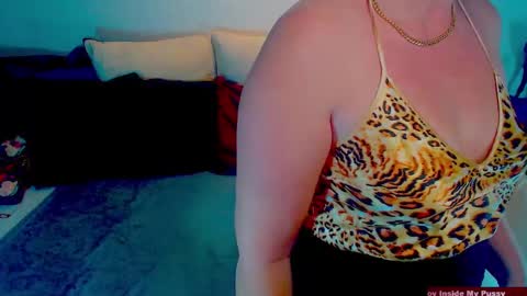 Snapshot of alexine_mcqueen chatting on 01.19.25 Alexine McQueen online show from 01.19.25