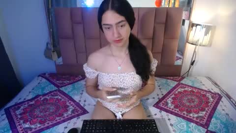 Snapshot of alexis_brown11 chatting on 09.24.25 -- ALEXIS -- online show from 09.24.25