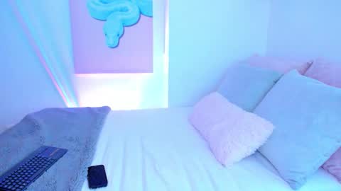 Alexiis 3 online show from 11.12.25