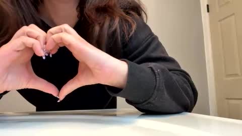 alexislove8 online show from 11.13.25