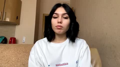 Karolina online show from 11.04.25