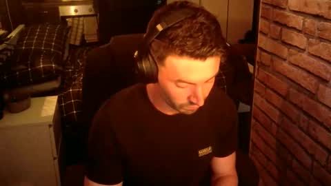 Snapshot of alexlive1 chatting on 09.28.25 alexlive1 online show from 09.28.25