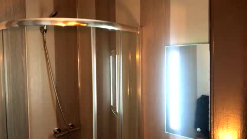 Snapshot of alexlive1 chatting on 10.20.25 alexlive1 online show from 10.20.25