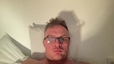 Snapshot of alexmale281 chatting on 01.11.25 MrAM online show from 01.11.25