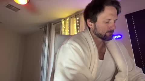 Snapshot of alexmanndickerson chatting on 10.23.25 Alex Mann online show from 10.23.25