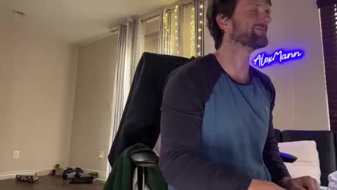 Snapshot of alexmanndickerson chatting on 10.30.25 Alex Mann online show from 10.30.25