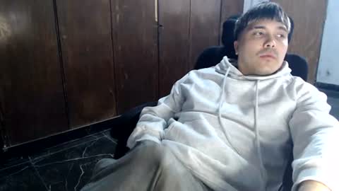 Snapshot of alexriversx chatting on 06.20.26 Alexander online show from 06.20.26