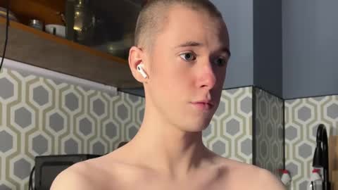 Snapshot of alexwos chatting on 12.12.24 Alex online show from 12.12.24