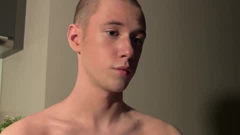 Snapshot of alexwos chatting on 01.12.25 Alex online show from 01.12.25