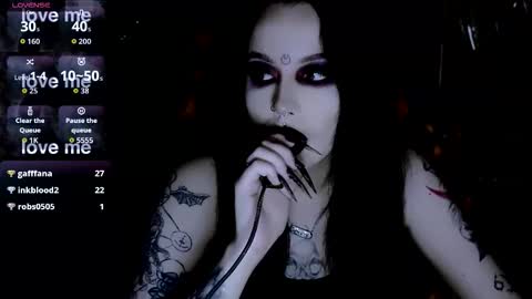 Snapshot of alexx_succubus chatting on 09.23.25 Alexx Succubus online show from 09.23.25