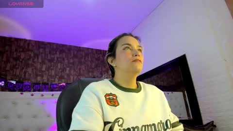 alezzafox__ online show from 10.13.25