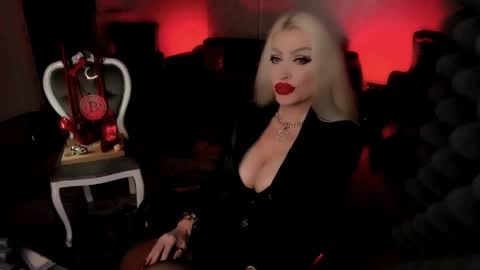 AlfaFemale online show from 12.20.24
