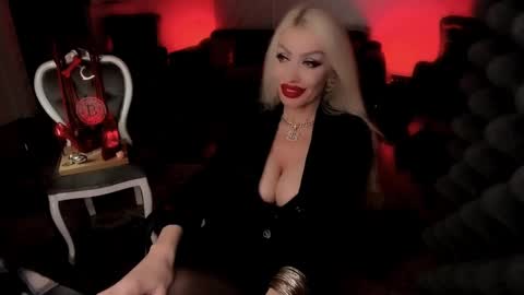 AlfaFemale online show from 12.20.24
