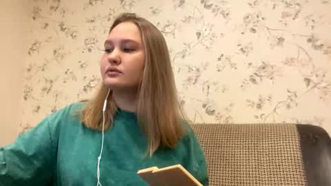 Snapshot of alfrediacancer chatting on 10.18.25 Kate online show from 10.18.25