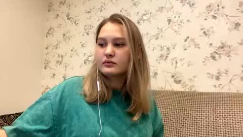 Snapshot of alfrediacancer chatting on 10.23.25 Kate online show from 10.23.25