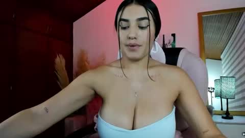 Snapshot of alheli_16 chatting on 10.04.25 Alheli online show from 10.04.25