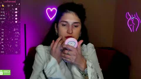 Snapshot of alianna_solo_kiss chatting on 01.22.25 Alianna online show from 01.22.25