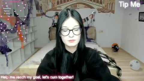 Alica online show from 10.31.25