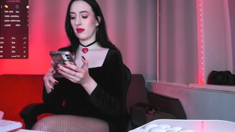 Miss Alice online show from 01.26.25